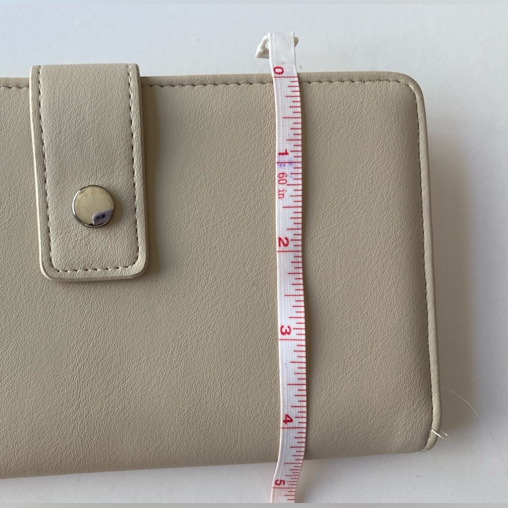 Mundi Wallets | Personal Secretary - Picture 16 of 16